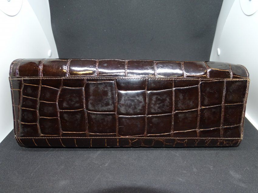 Bolso de mano  en piel de cocodrilo, años 40 - estilo kelly