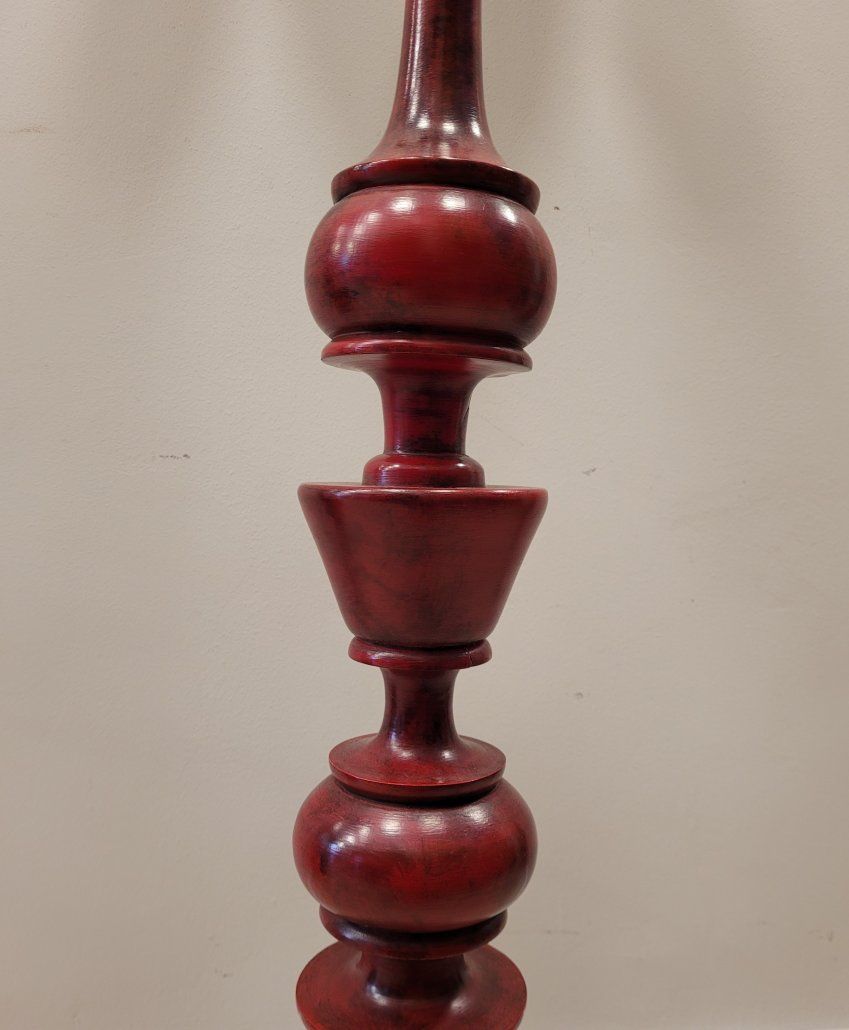 Farola de madera con decapé rojo, años 50 60