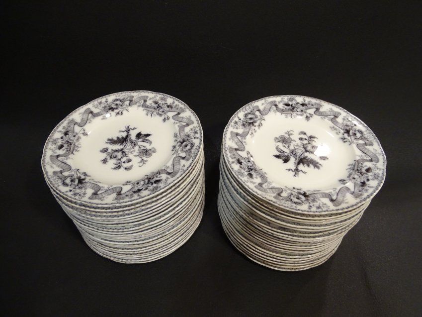 Juego de porcelana Wedgwood inglesa, S.XIX, Bouquet