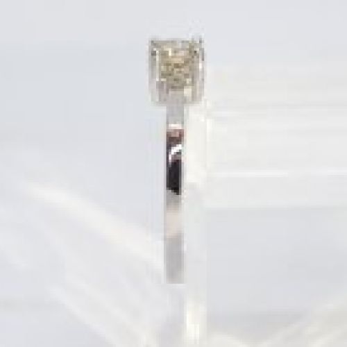 Anillo Solitario Brown, Montura en oro blanco 18 k y diamante talla brillante 0