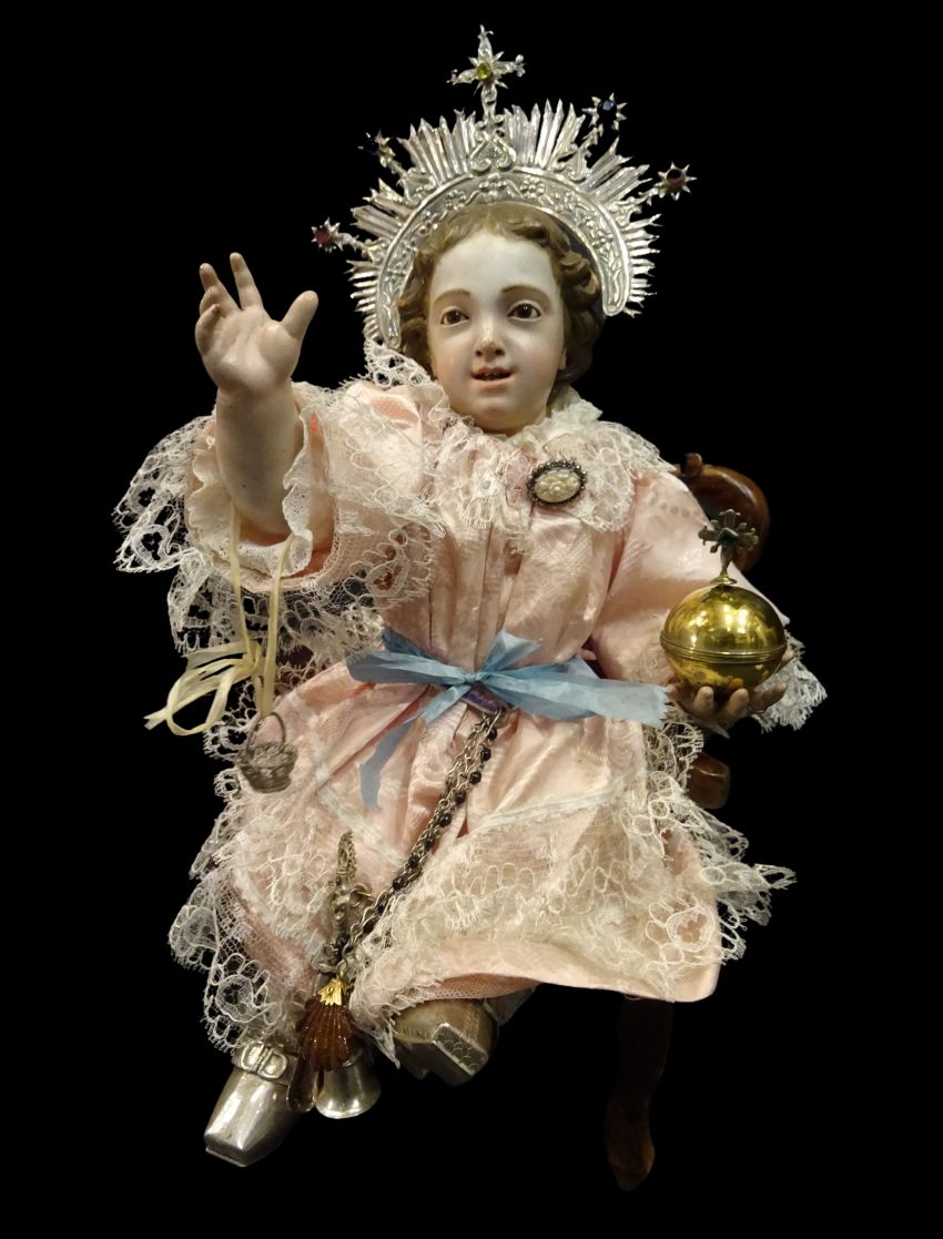 Talla niño Salvator Mundi en fanal de cristal, S.XIX