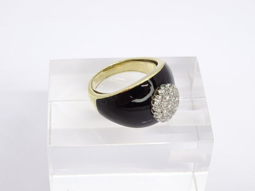 Sortija de oro 18k, ónice y rosetón de diamantes en talla redonda, 50´s