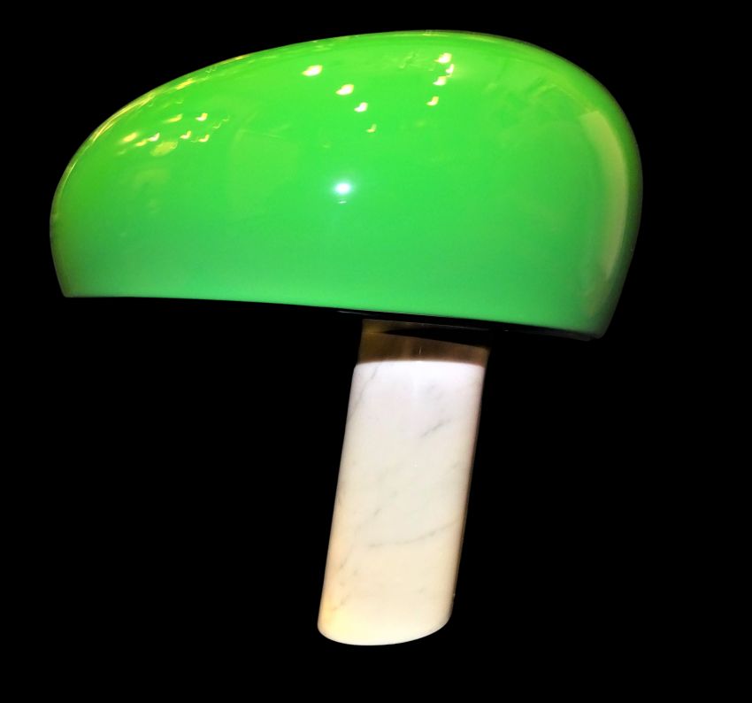 Lámpara de mesa Snoopy, diseño hermanos Castiglioni, 1967