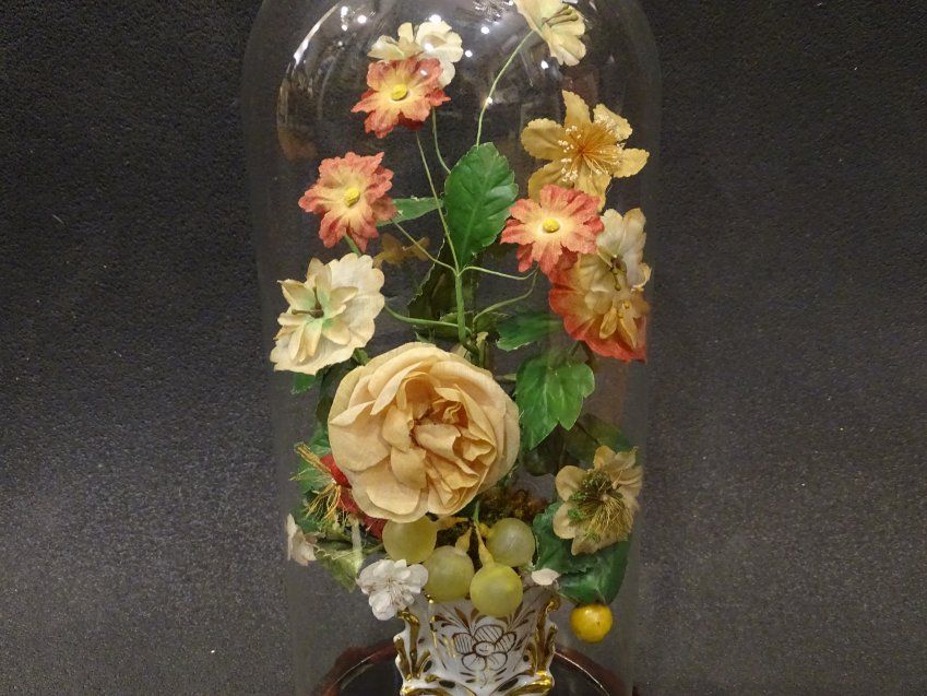 Fanal con flores , SXIX , Globe de Mariage