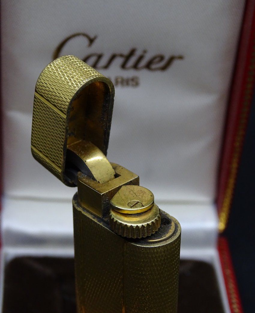 Encendedor Cartier chapado en oro - estuche original
