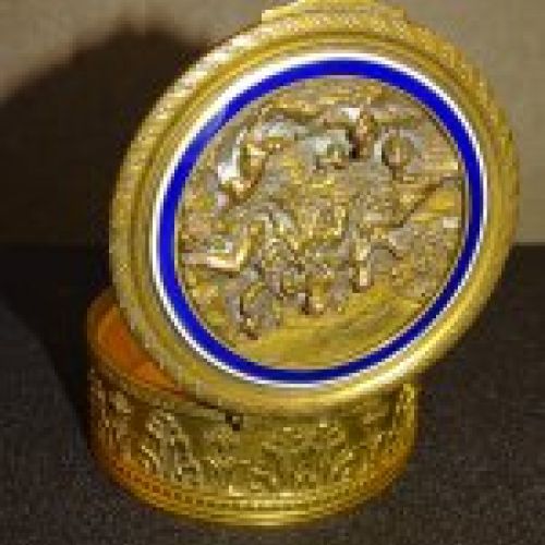 Cajita en bronce dorado al mercurio y esmalte, S.XIX Francia