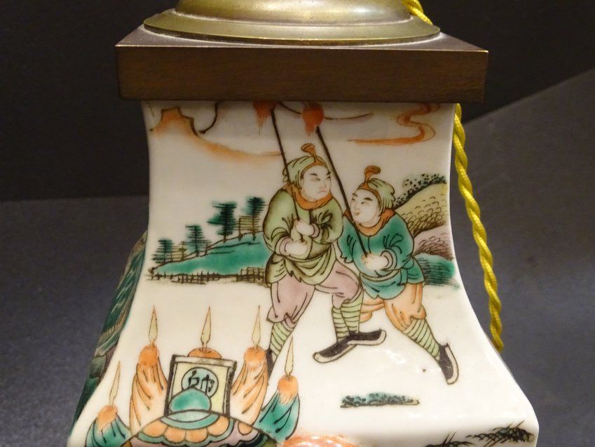 Lámpara china, dinastía Qing, porcelana, finales s. XIX
