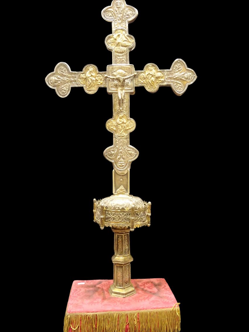 Cruz Procesional de origen andaluz- plata, S.XVI