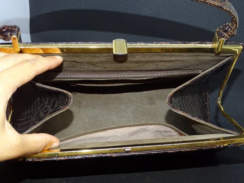 Bolso de mano  en piel de cocodrilo, años 40   estilo kelly