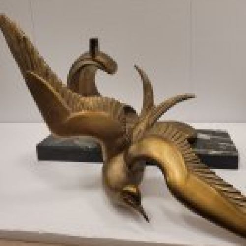 Escultura “Gaviota sobrevolando una ola”, en bronce y mármol, Art Déco, 20´s – 30´s, siguiendo a Irénée Rochard   Francia