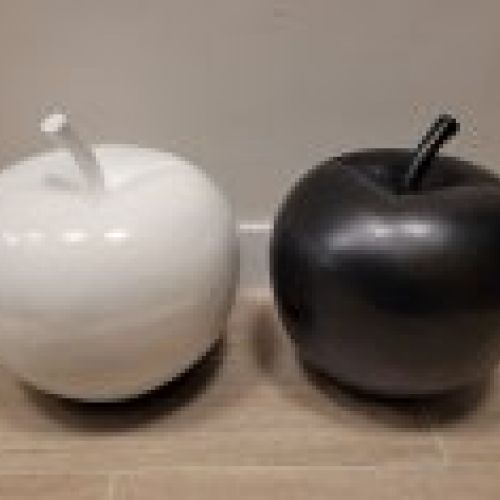 Pareja de manzanas en cerámica, blanco y negro, 70´s   Italia