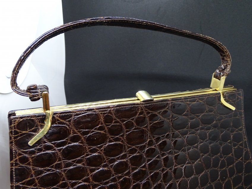 Bolso de mano  en piel de cocodrilo, años 40 - estilo kelly
