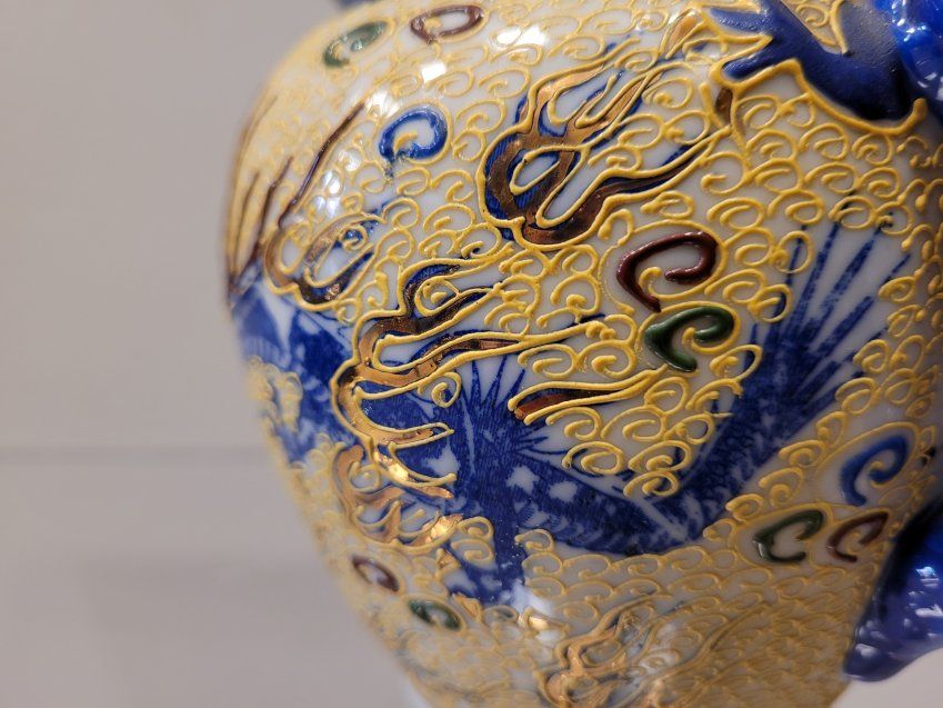 Set de café / te, porcelana Satsuma, motivo dragón en azul lapislázuli, s