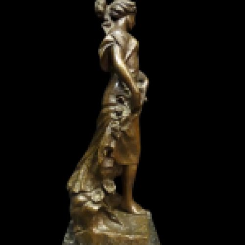 Escultura femenina en bronce,  estilo Napoleón III, 1892